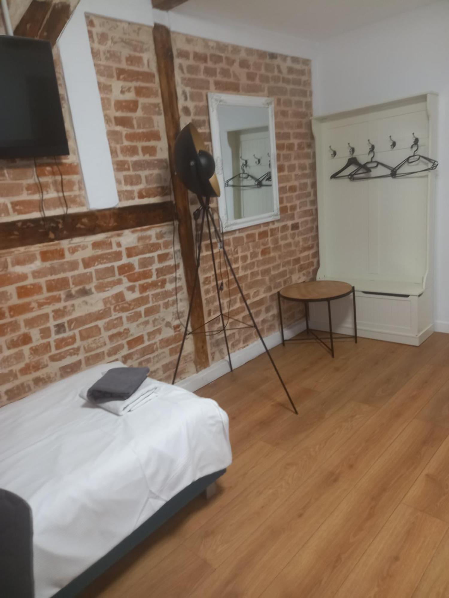 Leon'S Rooms Żary Eksteriør billede