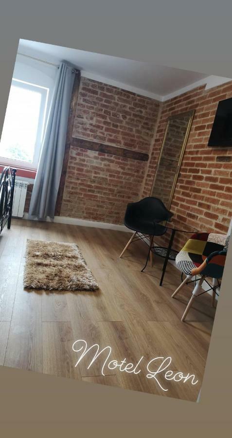 Leon'S Rooms Żary Eksteriør billede